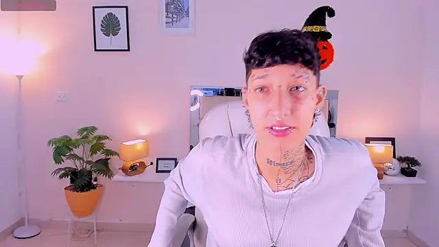 Luci Rose online show from October 8, 2025, 2:14 pm