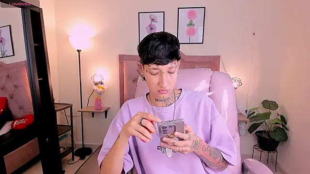 Luci Rose online show from October 10, 2025, 2:43 am