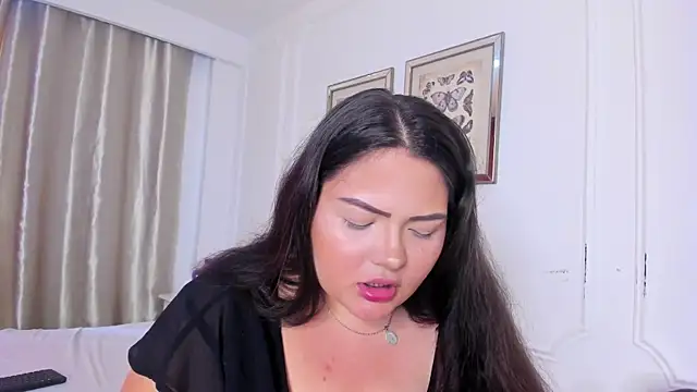 Snapshot of Tessa_Sinclaire chatting on September 26, 2025, 8:24 pm Tessa Sinclaire online show from September 26, 2025, 8:24 pm