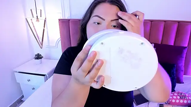 Snapshot of Tessa_Sinclaire chatting on October 13, 2025, 7:36 pm Tessa Sinclaire online show from October 13, 2025, 7:36 pm