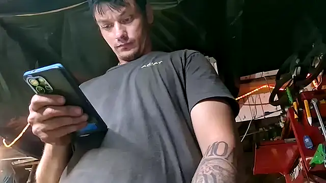 twistafatpipe online show from September 16, 2025, 7:26 pm