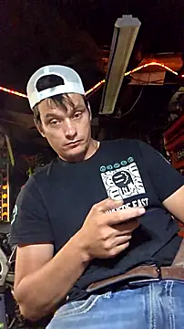 twistafatpipe online show from September 19, 2025, 11:11 am