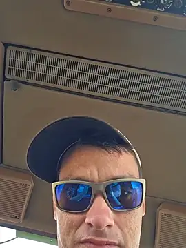 twistafatpipe online show from October 17, 2025, 7:05 pm