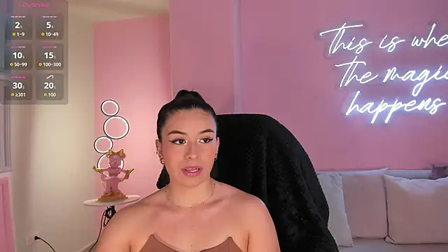 Snapshot of MilaColeman chatting on November 8, 2025, 2:12 am MilaColeman online show from November 8, 2025, 2:12 am