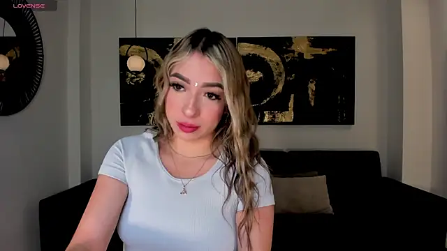 Snapshot of LizzCooper chatting on November 8, 2025, 7:34 pm LizzCooper online show from November 8, 2025, 7:34 pm