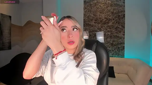 Snapshot of LizzCooper chatting on November 14, 2025, 4:11 am LizzCooper online show from November 14, 2025, 4:11 am