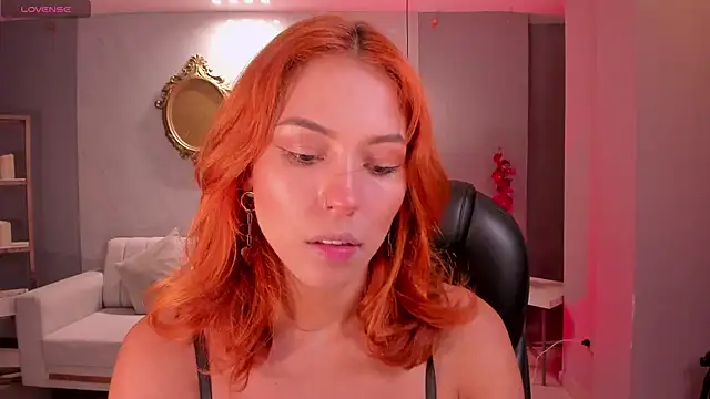 Snapshot of AmberColors_ chatting on November 14, 2025, 7:23 pm AmberColors online show from November 14, 2025, 7:23 pm