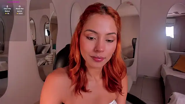 Snapshot of AmberColors_ chatting on November 21, 2025, 7:34 pm AmberColors online show from November 21, 2025, 7:34 pm