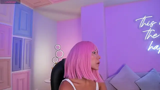 Snapshot of AmberColors_ chatting on November 26, 2025, 7:37 pm AmberColors online show from November 26, 2025, 7:37 pm