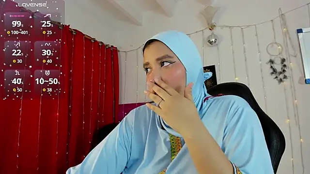 Snapshot of Azahara-Alcazar chatting on October 7, 2025, 7:55 pm Azahara-Alcazar online show from October 7, 2025, 7:55 pm