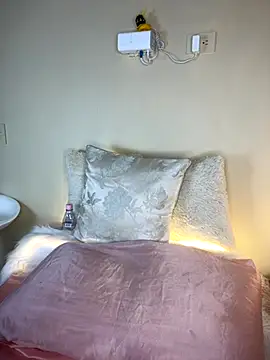 AriaHeavenss online show from September 10, 2025, 1:27 am