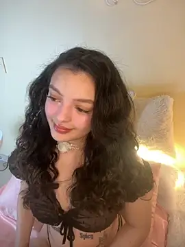 AriaHeavenss online show from September 19, 2025, 12:23 am