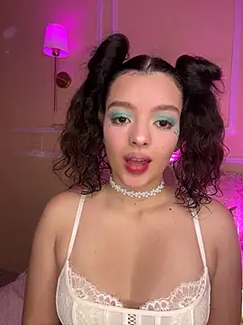 AriaHeavenss online show from December 3, 2025, 12:18 am