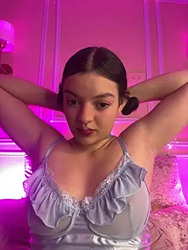 AriaHeavenss online show from December 14, 2025, 2:39 am