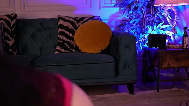 AlenaCapricious online show from October 30, 2025, 6:08 pm