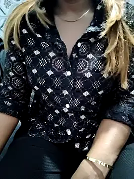 Snapshot of siya00 chatting on October 16, 2025, 7:04 pm siya00 online show from October 16, 2025, 7:04 pm