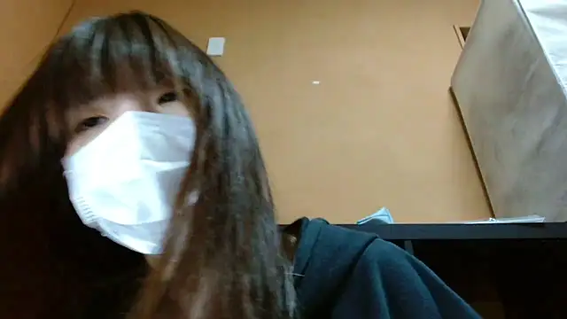 natsumiii online show from October 15, 2025, 12:38 pm