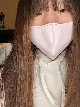 natsumiii online show from October 21, 2025, 1:01 pm