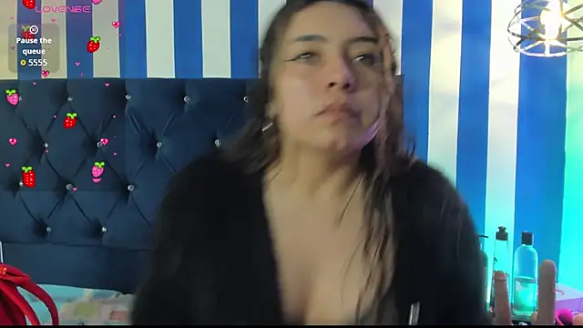 valeria rouse28 online show from September 17, 2025, 4:19 pm