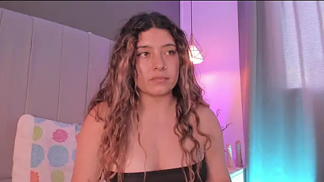 valeria rouse28 online show from December 13, 2025, 8:47 pm