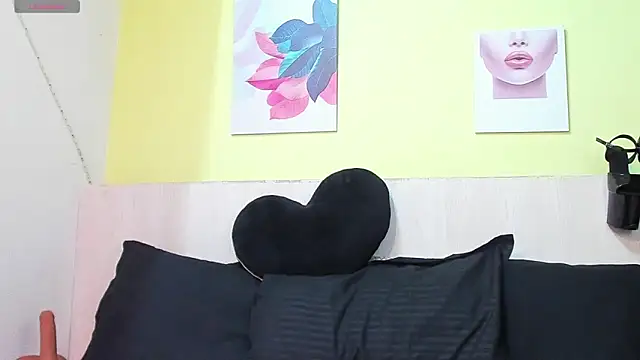 Snapshot of AtheneaArbelaez_ chatting on October 21, 2025, 12:50 pm AtheneaArbelaez online show from October 21, 2025, 12:50 pm