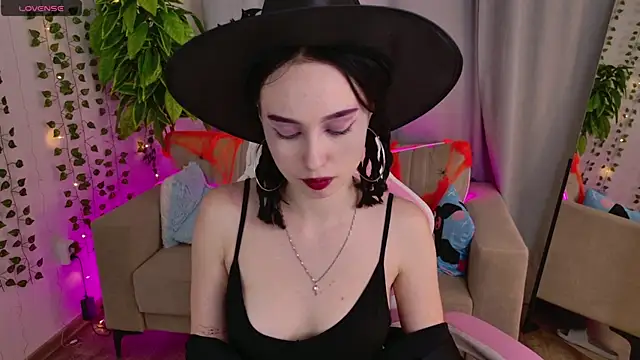 MonikaCarter online show from October 30, 2025, 2:40 pm