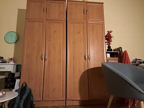 Snapshot of CherryLace04 chatting on October 27, 2025, 8:35 pm CherryLace04 online show from October 27, 2025, 8:35 pm