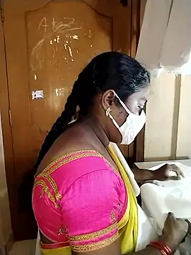 Snapshot of Megha_21 chatting on November 3, 2025, 6:03 am Megha 21 online show from November 3, 2025, 6:03 am