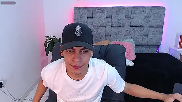 david santos16 online show from October 28, 2025, 6:39 am