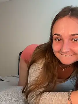 Snapshot of MadilynX777 chatting on October 7, 2025, 9:45 pm MadilynX777 online show from October 7, 2025, 9:45 pm