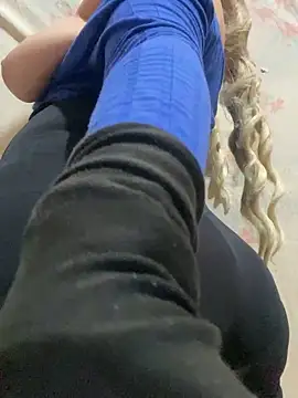 Snapshot of Cuckold-masters-dog chatting on November 13, 2025, 9:25 pm Cuckold-masters-dog online show from November 13, 2025, 9:25 pm