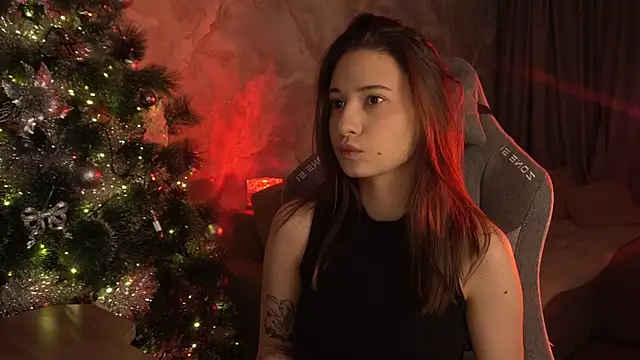 LumeNova online show from December 21, 2025, 1:46 am