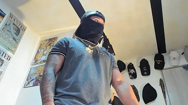  MACCARTHY TAYLOR online show from September 28, 2025, 3:12 am