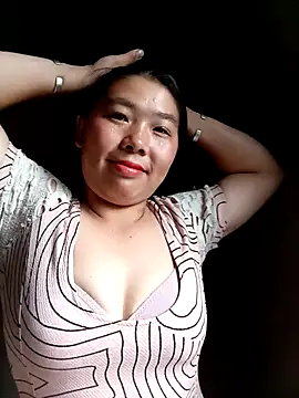 Snapshot of quynhkoolbae chatting on September 22, 2025, 1:40 am quynhkoolbae online show from September 22, 2025, 1:40 am