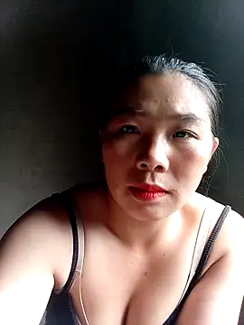 Snapshot of quynhkoolbae chatting on September 30, 2025, 12:59 am quynhkoolbae online show from September 30, 2025, 12:59 am