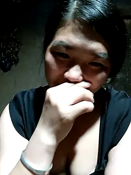 Snapshot of quynhkoolbae chatting on October 7, 2025, 12:57 pm quynhkoolbae online show from October 7, 2025, 12:57 pm