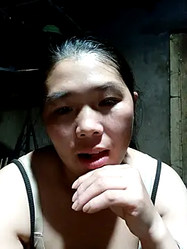 Snapshot of quynhkoolbae chatting on October 17, 2025, 1:03 pm quynhkoolbae online show from October 17, 2025, 1:03 pm