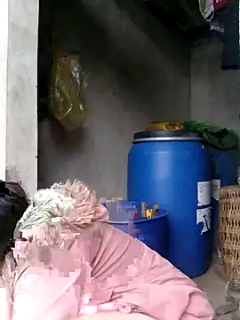 Snapshot of quynhkoolbae chatting on November 2, 2025, 11:29 pm quynhkoolbae online show from November 2, 2025, 11:29 pm