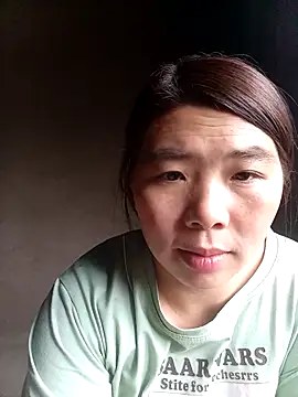 Snapshot of quynhkoolbae chatting on November 6, 2025, 12:44 am quynhkoolbae online show from November 6, 2025, 12:44 am