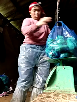 Snapshot of quynhkoolbae chatting on November 8, 2025, 2:23 am quynhkoolbae online show from November 8, 2025, 2:23 am