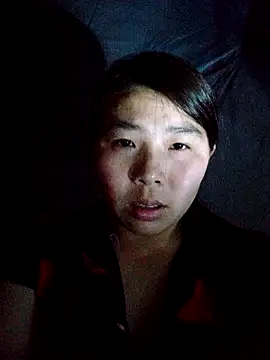 Snapshot of quynhkoolbae chatting on November 13, 2025, 2:49 pm quynhkoolbae online show from November 13, 2025, 2:49 pm