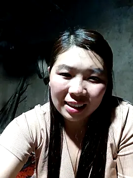 Snapshot of quynhkoolbae chatting on December 5, 2025, 1:31 pm quynhkoolbae online show from December 5, 2025, 1:31 pm