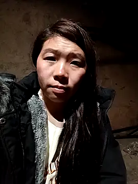 Snapshot of quynhkoolbae chatting on December 14, 2025, 10:36 pm quynhkoolbae online show from December 14, 2025, 10:36 pm