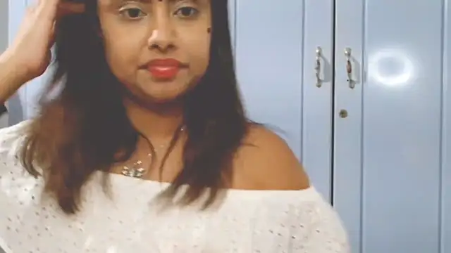 Indian GlowingMiax online show from September 18, 2025, 3:58 pm