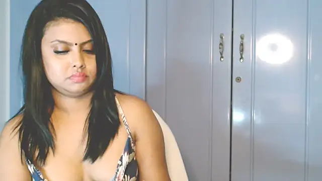 Indian GlowingMiax online show from October 12, 2025, 4:50 pm