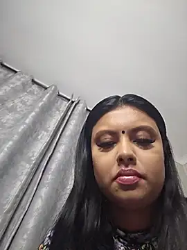 Indian GlowingMiax online show from November 18, 2025, 1:33 am