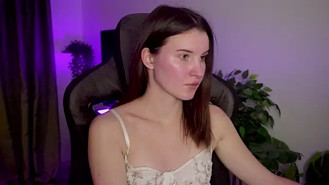 Snapshot of AgataWillis chatting on October 3, 2025, 11:29 am AgataWillis online show from October 3, 2025, 11:29 am