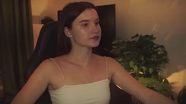 Snapshot of AgataWillis chatting on October 9, 2025, 11:30 am AgataWillis online show from October 9, 2025, 11:30 am