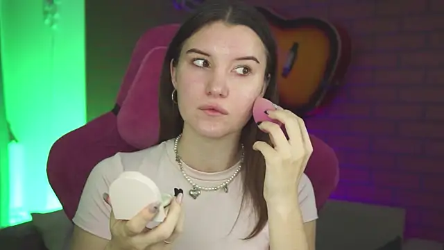 Snapshot of AgataWillis chatting on November 8, 2025, 2:34 am AgataWillis online show from November 8, 2025, 2:34 am