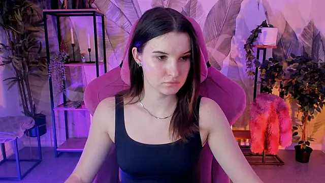 Snapshot of AgataWillis chatting on December 2, 2025, 1:05 pm AgataWillis online show from December 2, 2025, 1:05 pm